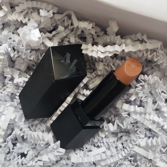 Morphe matte lipstick in Boo - Picture 1 of 7